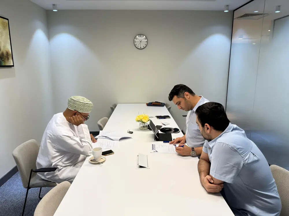 أضف طبقات البناء البيت: الحصول على ترخيص قانوني في مسقط