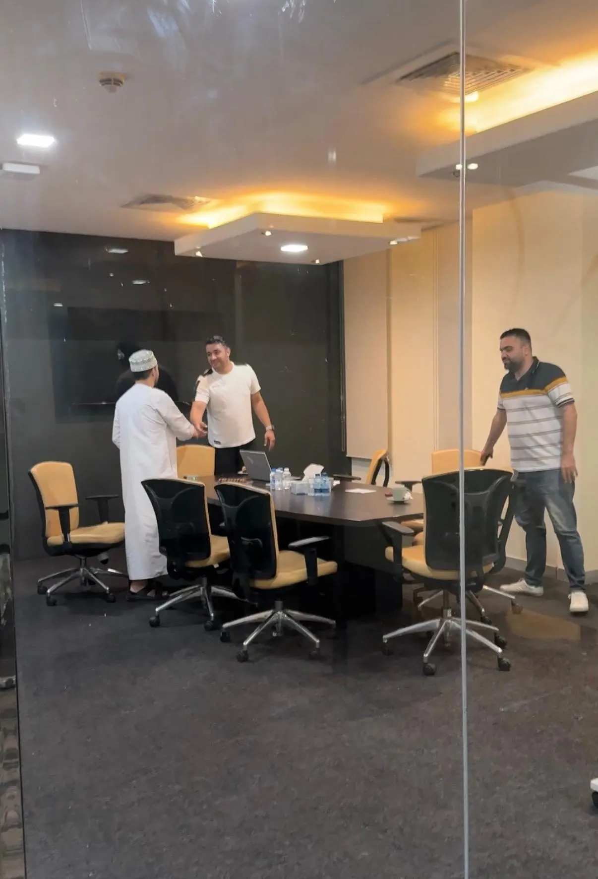 تصميم ديكور غرفة نوم بسيطة في مكتب الوسيم مع مهندس إبراهيم شمس نيا و مهندس ماجد بير حياتي